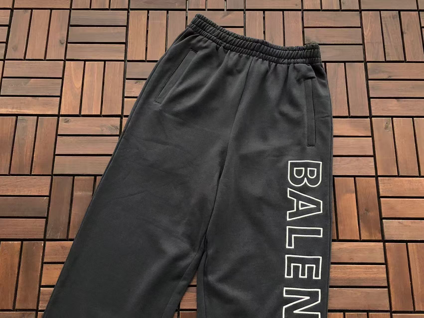 BALENCIAGA Pantalon Outline
