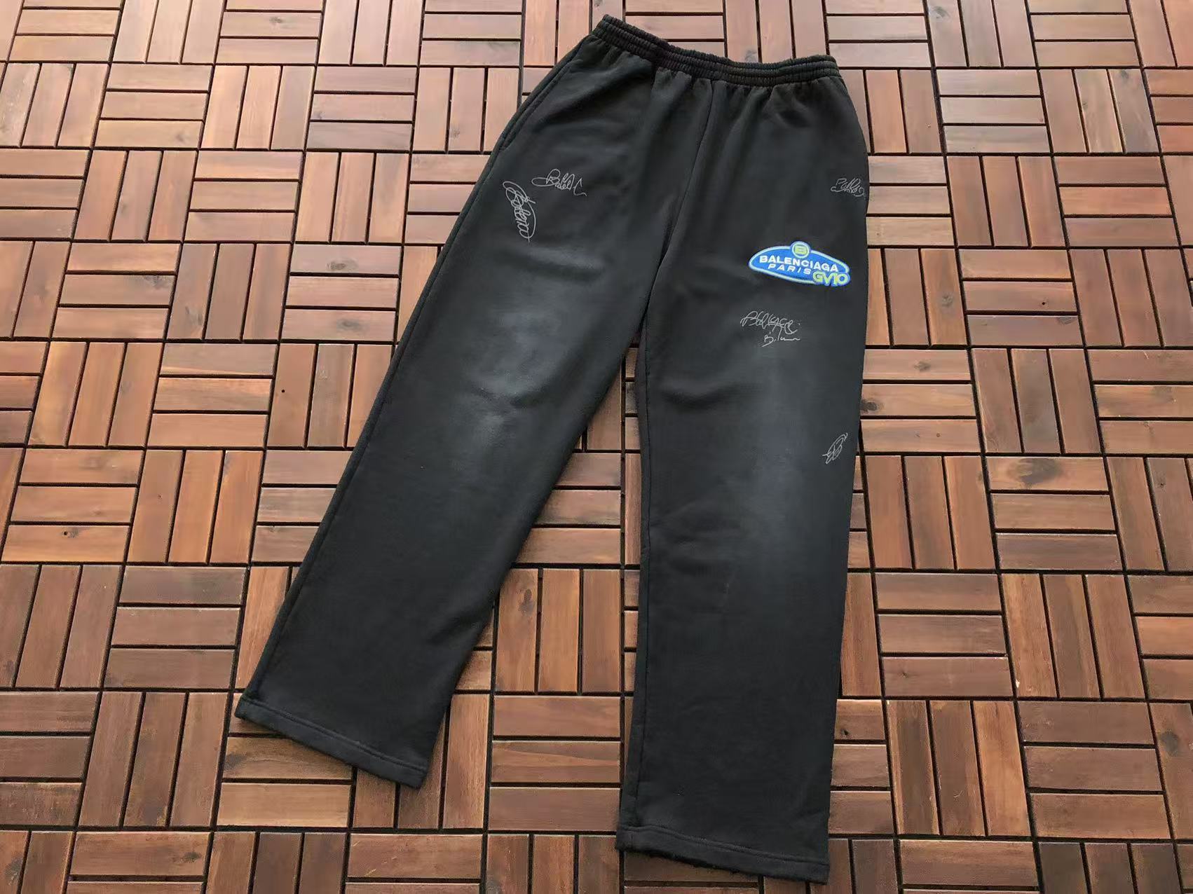 BALENCIAGA Pantalon GV10