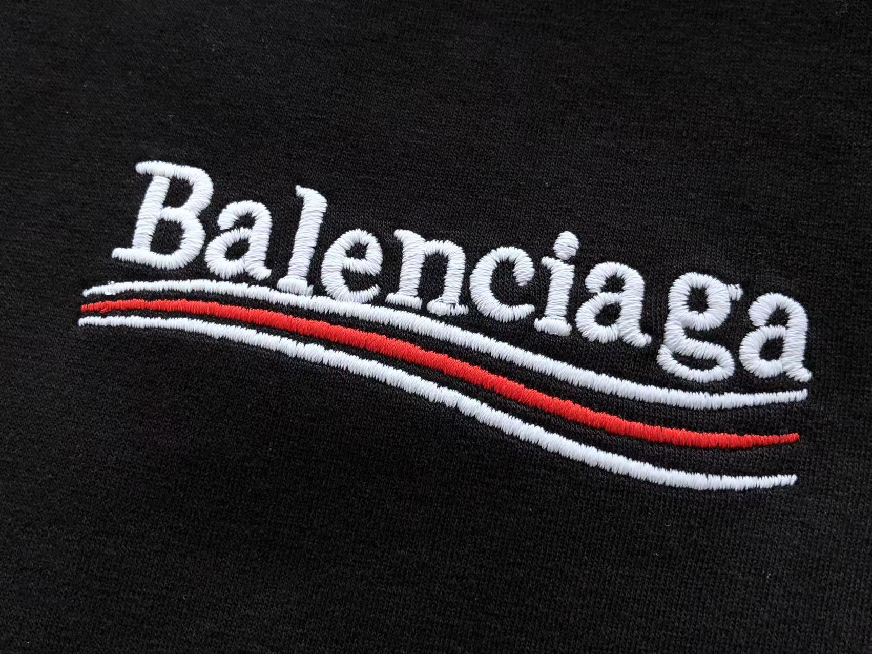 BALENCIAGA Conjunto Canguro Political