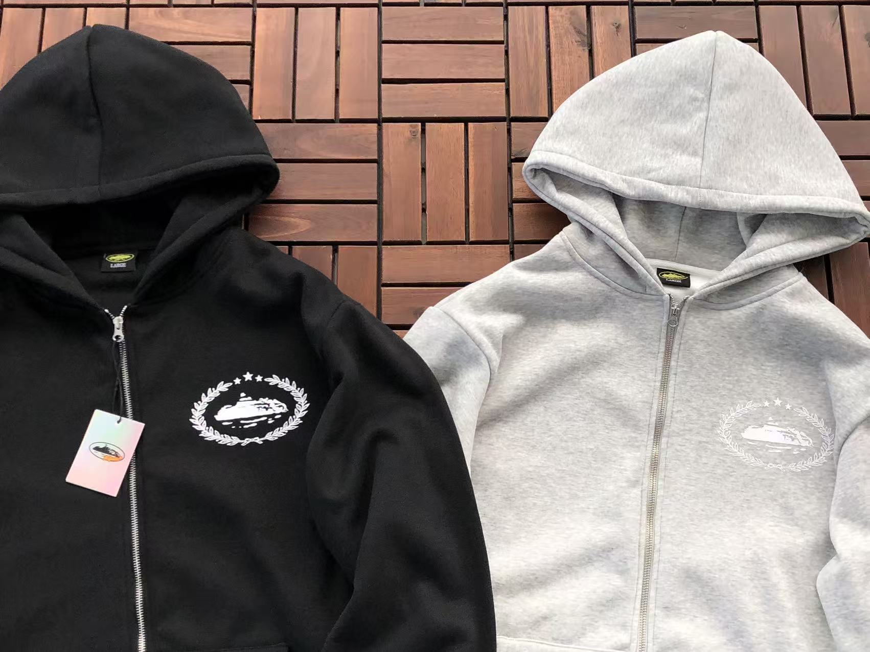 CORTEIZ Conjunto Canguro Fleece Gothic