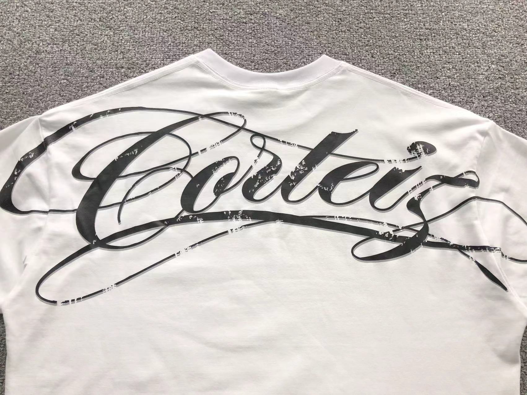 Corteiz Remera Big Logo Cursiva