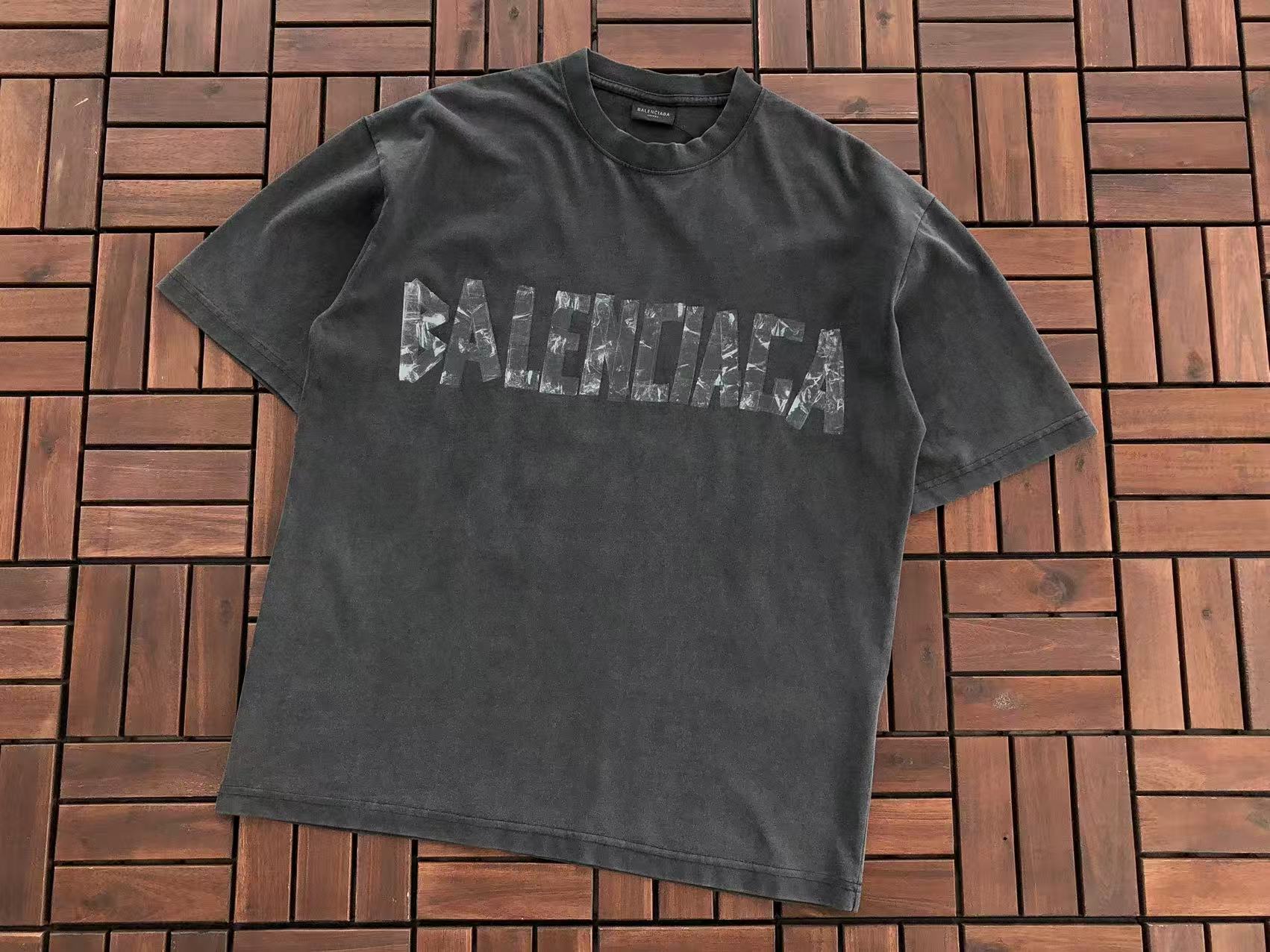 BALENCIAGA Remera Camo
