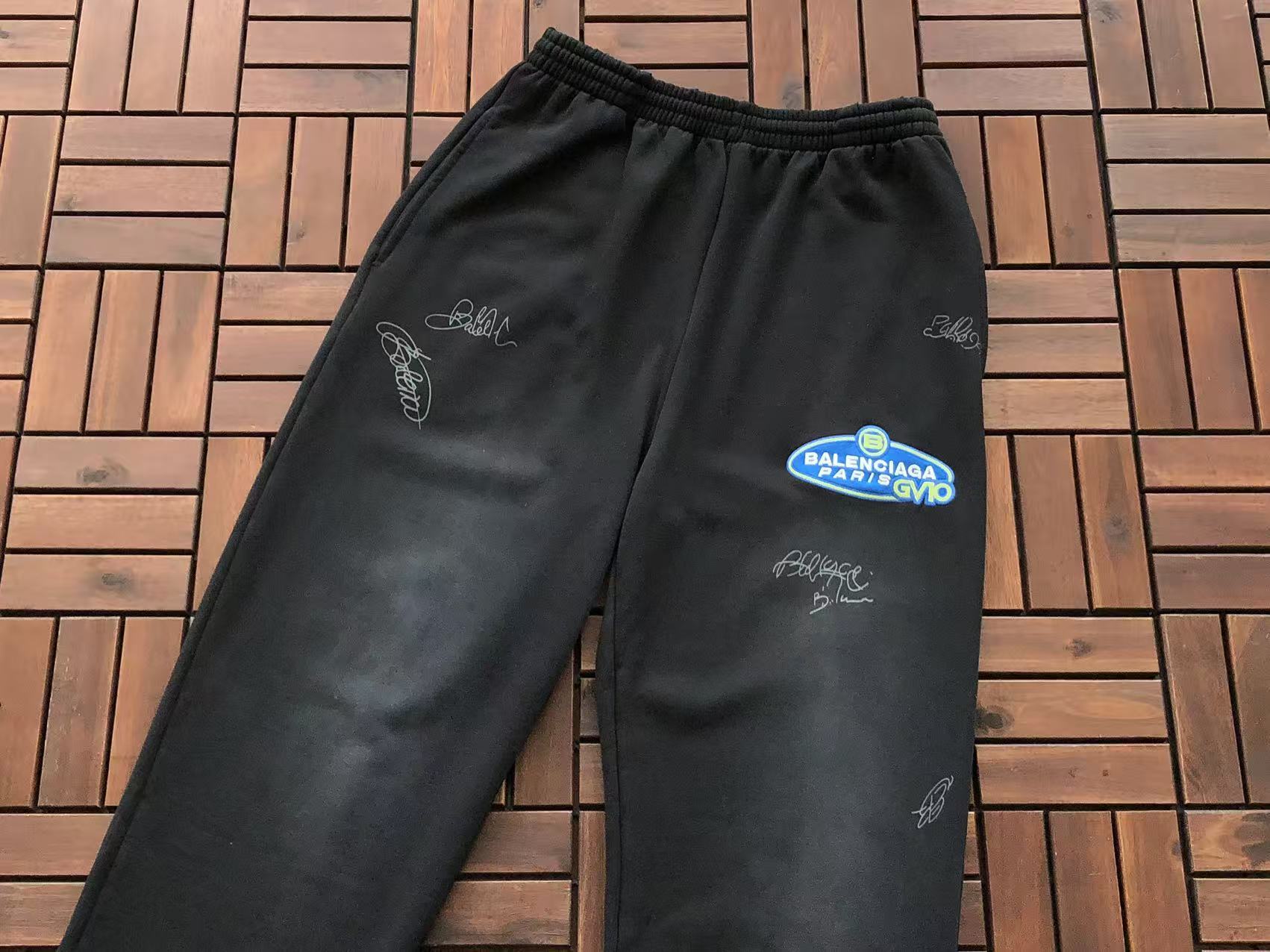 BALENCIAGA Pantalon GV10