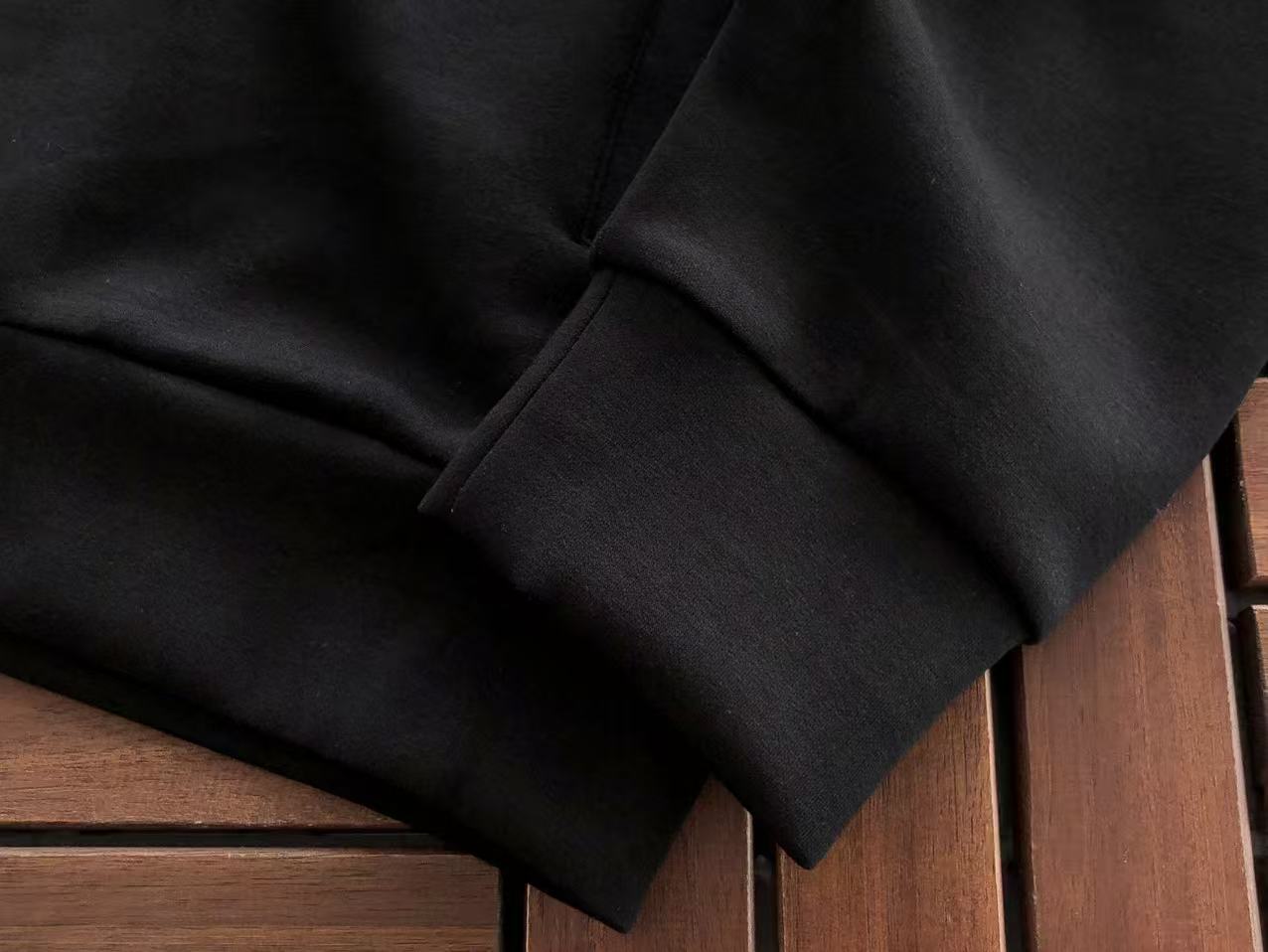 BALENCIAGA Conjunto Canguro Political