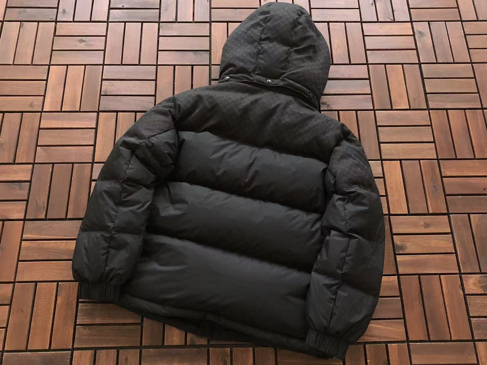 LOUIS VUITTON Puffer Monogram