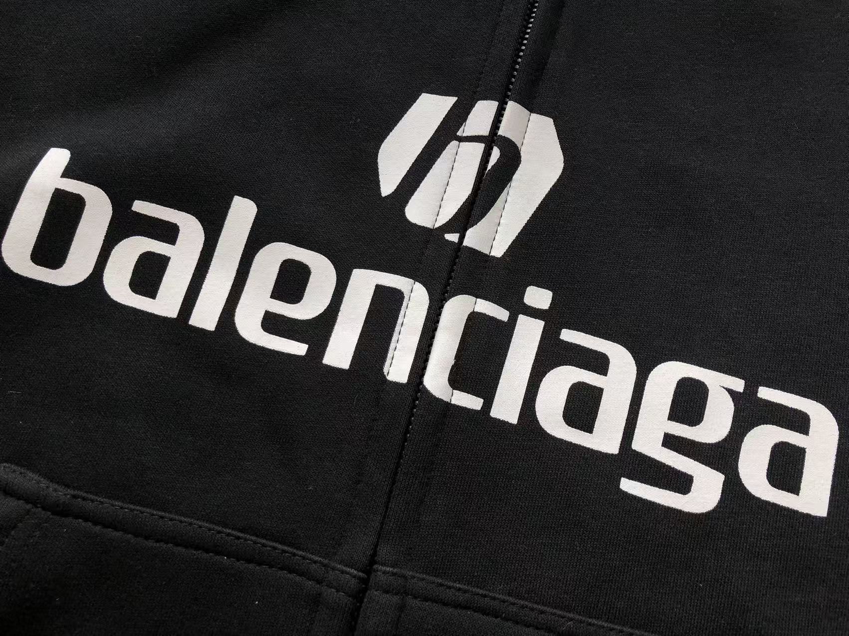 BALENCIAGA Canguro Soccer