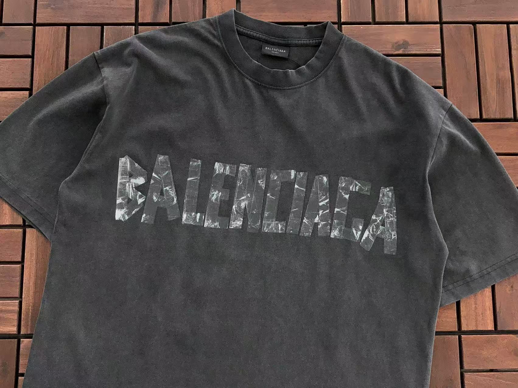 BALENCIAGA Remera Camo