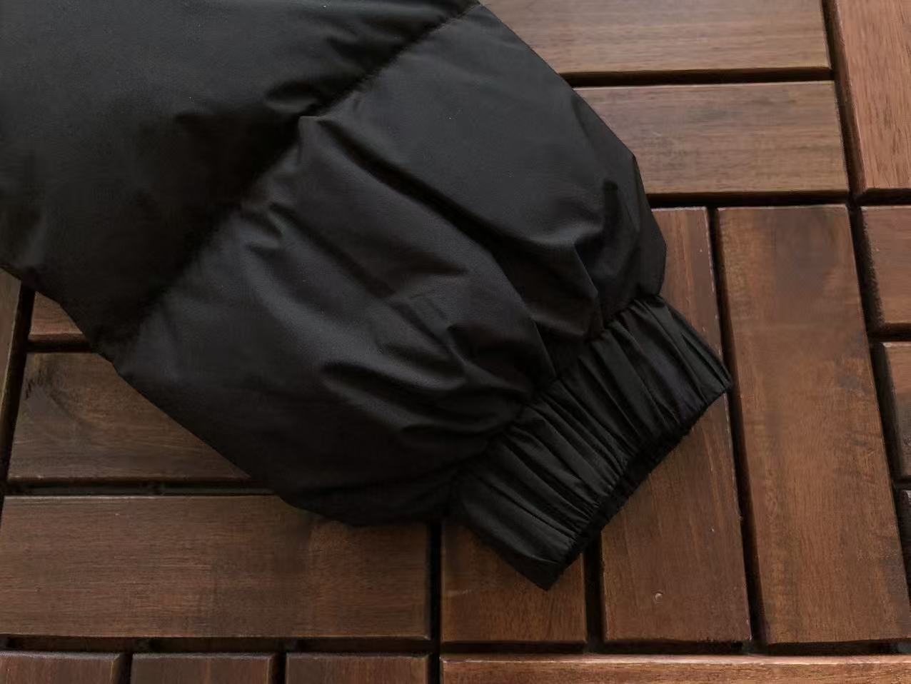 LOUIS VUITTON Puffer Monogram