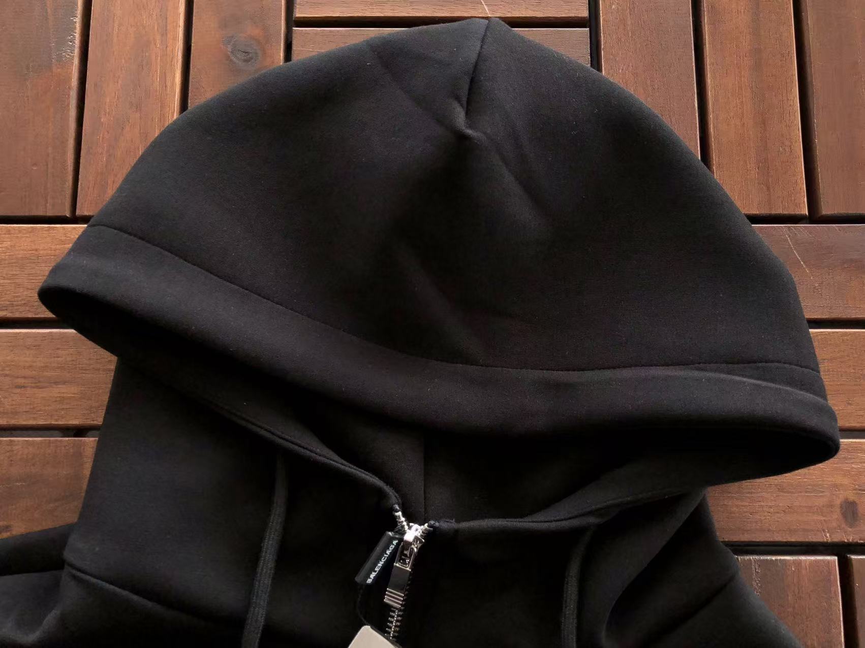 BALENCIAGA Conjunto Canguro Political