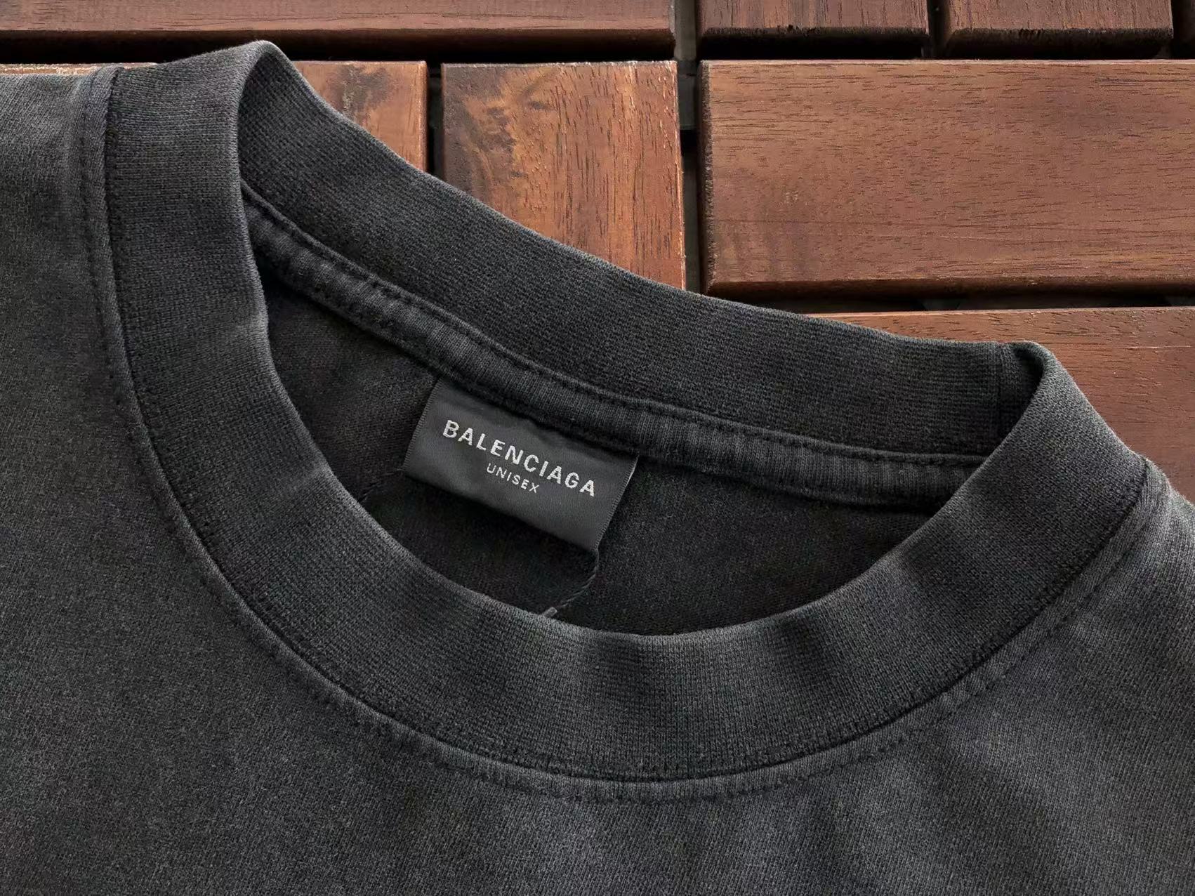 BALENCIAGA x Oakley Remera