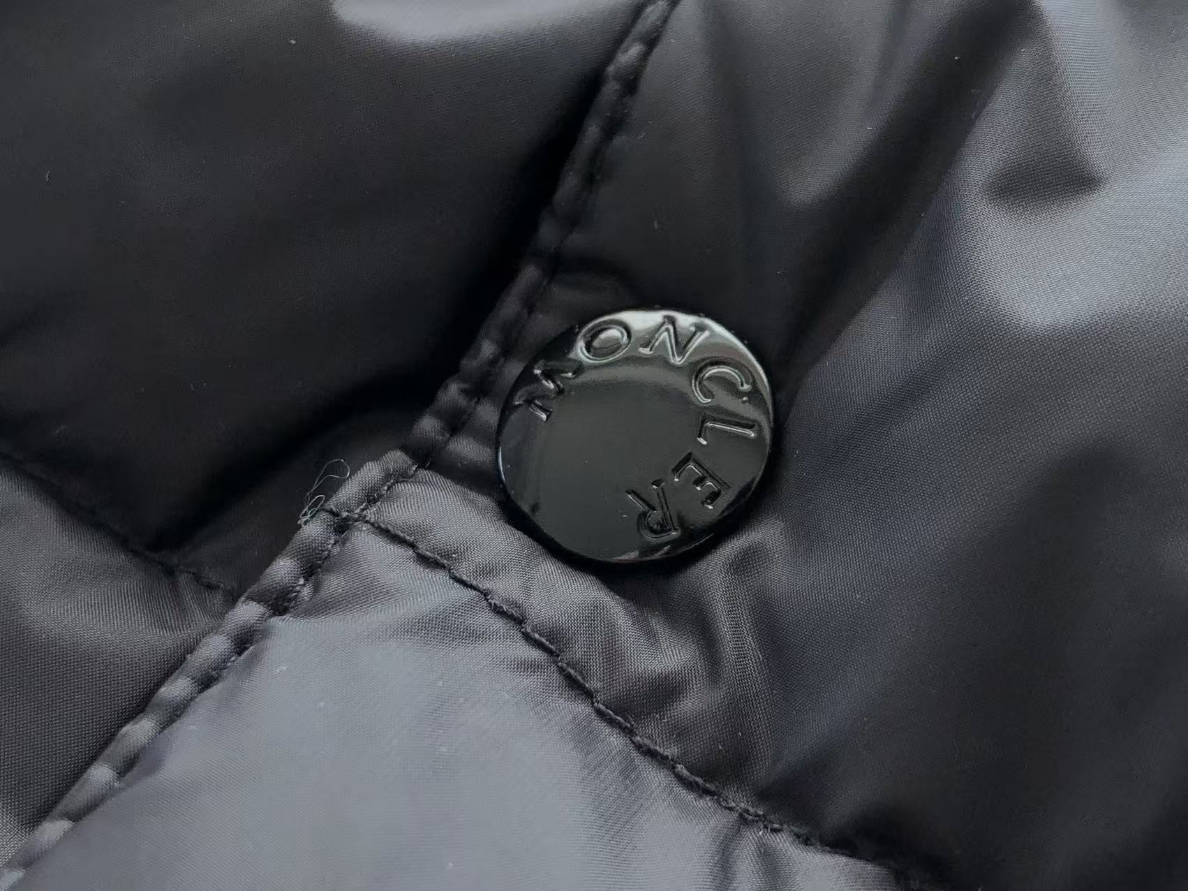 MONCLER Chaleco