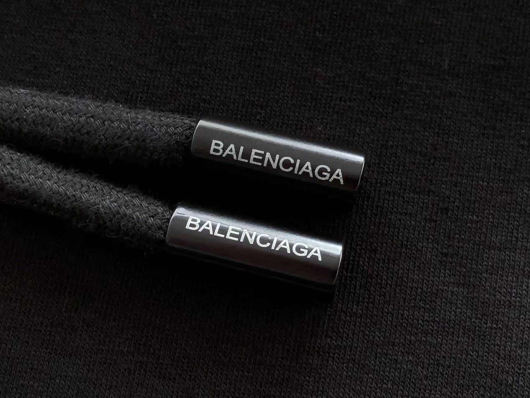 BALENCIAGA Conjunto Canguro Political