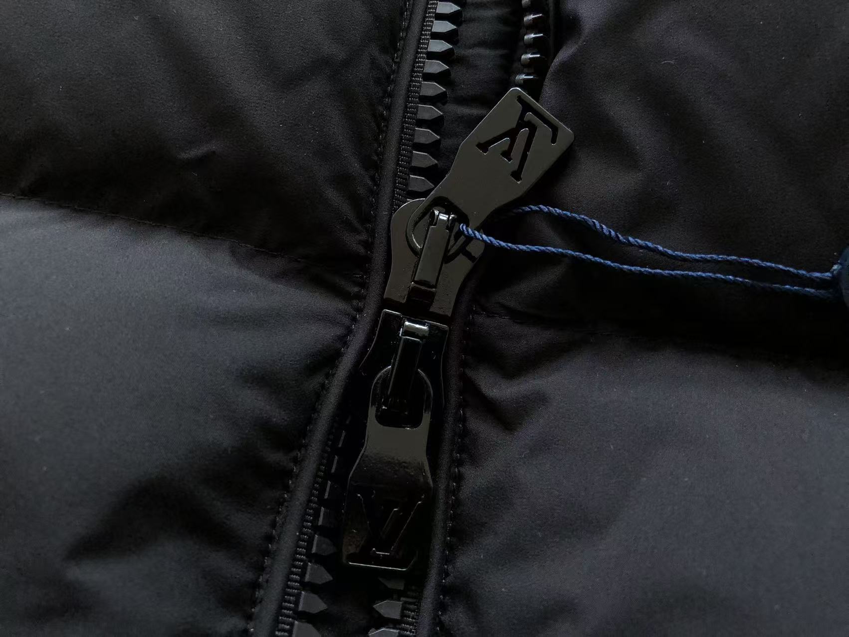 LOUIS VUITTON Puffer Monogram