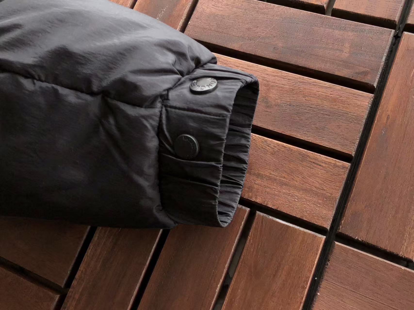 MONCLER Puffer Logo