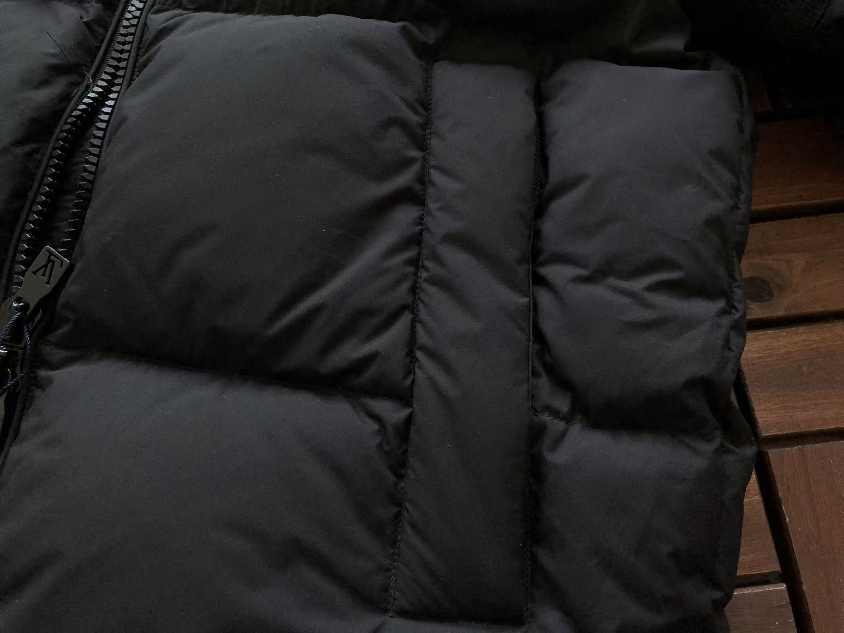 LOUIS VUITTON Puffer Monogram