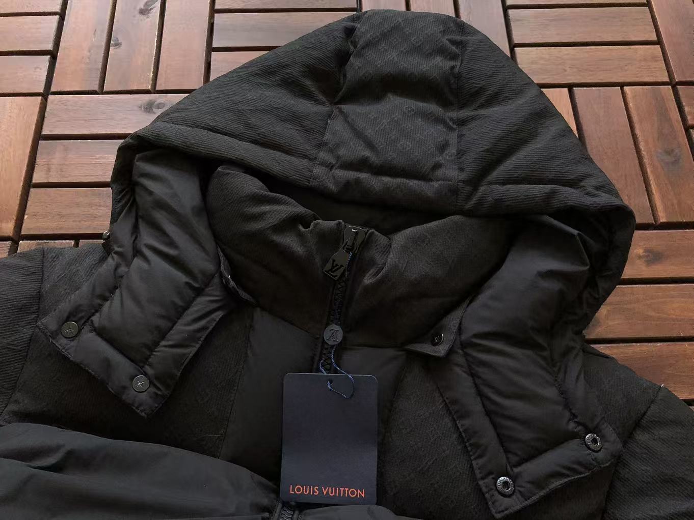 LOUIS VUITTON Puffer Monogram