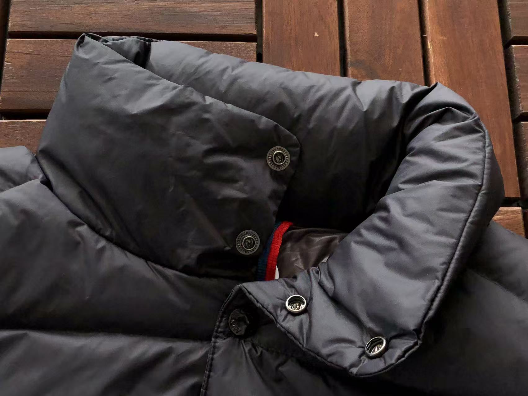 MONCLER Chaleco