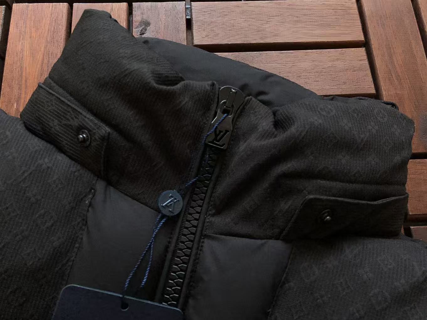 LOUIS VUITTON Puffer Monogram