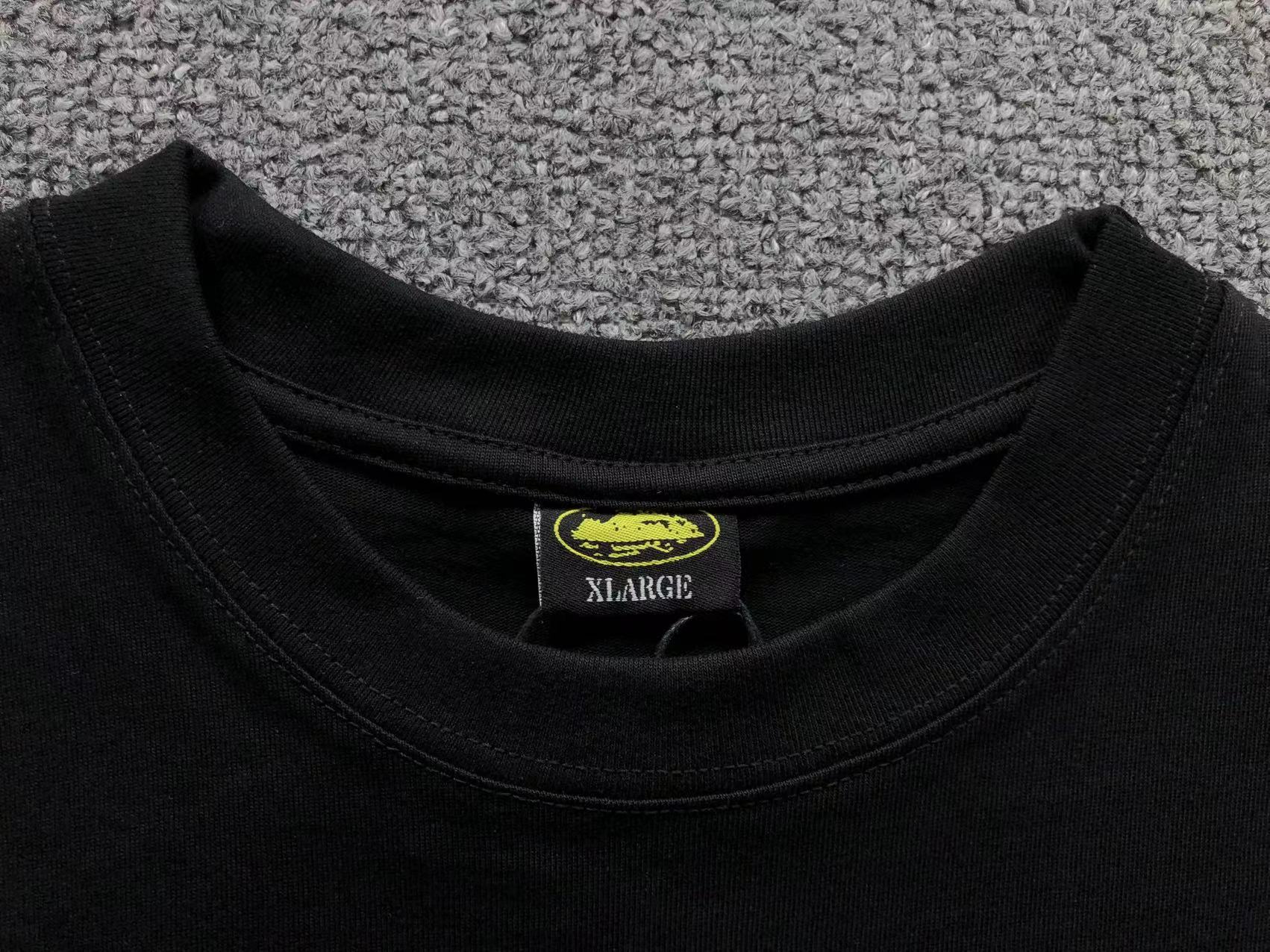 Corteiz Remera Big Logo Cursiva