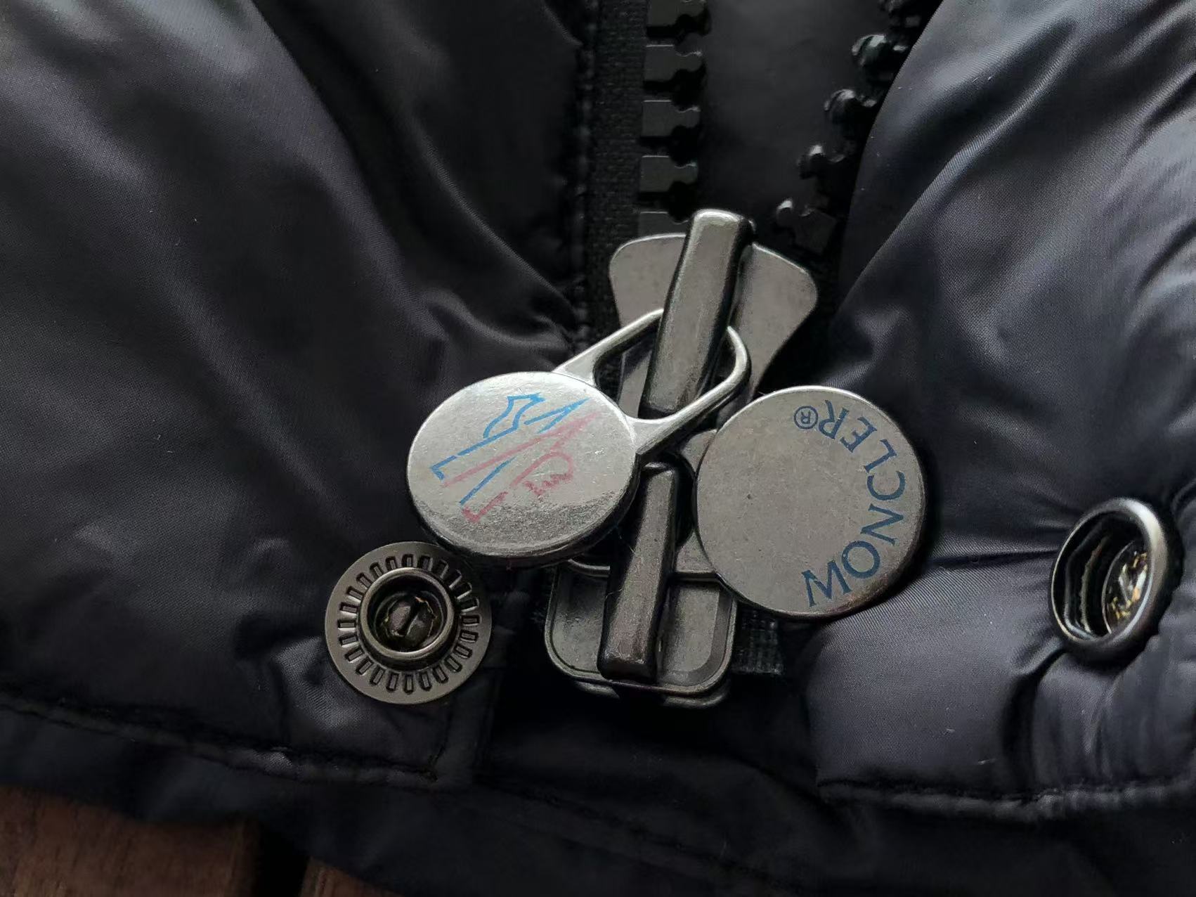 MONCLER Chaleco