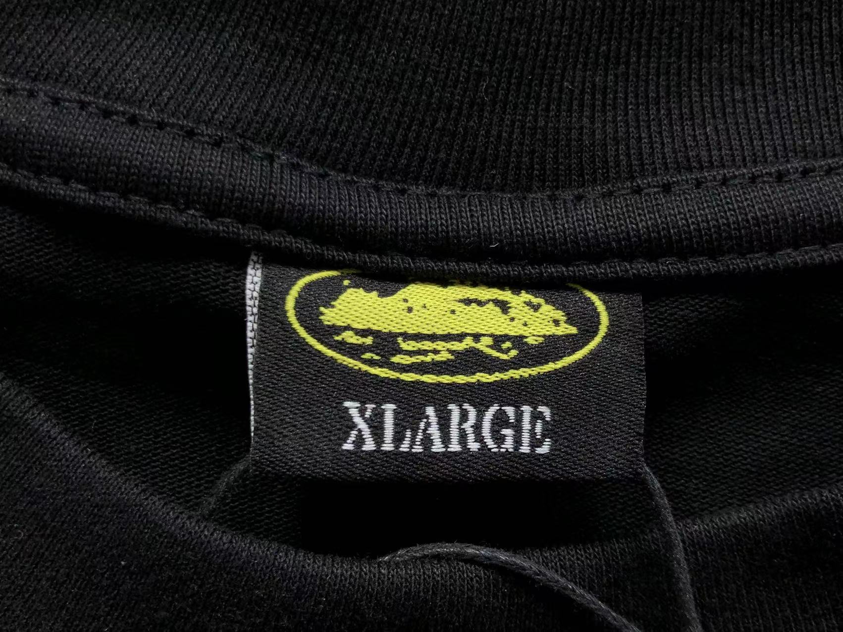 Corteiz Remera Big Logo Cursiva