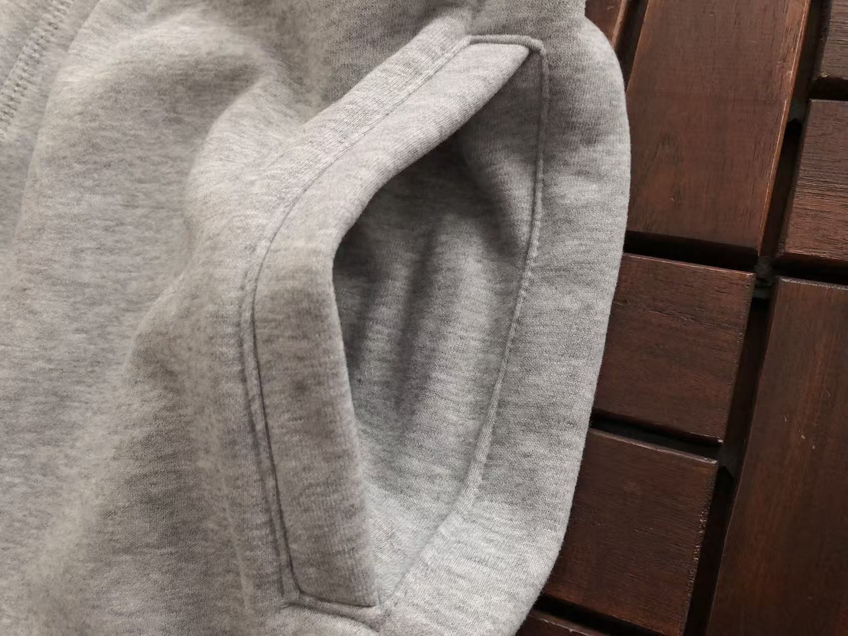 CORTEIZ Conjunto Canguro Fleece Script