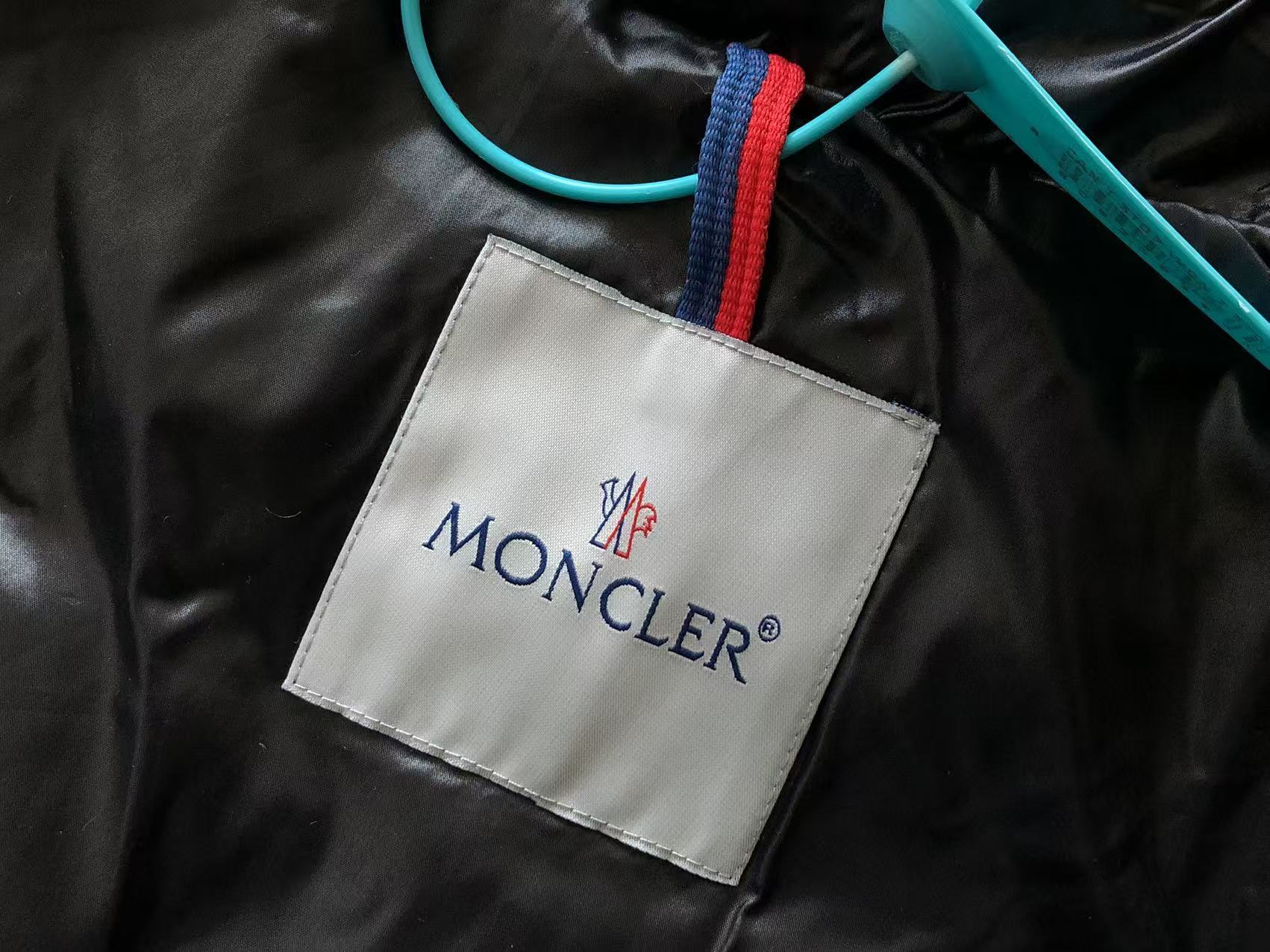 MONCLER Puffer Grenoble