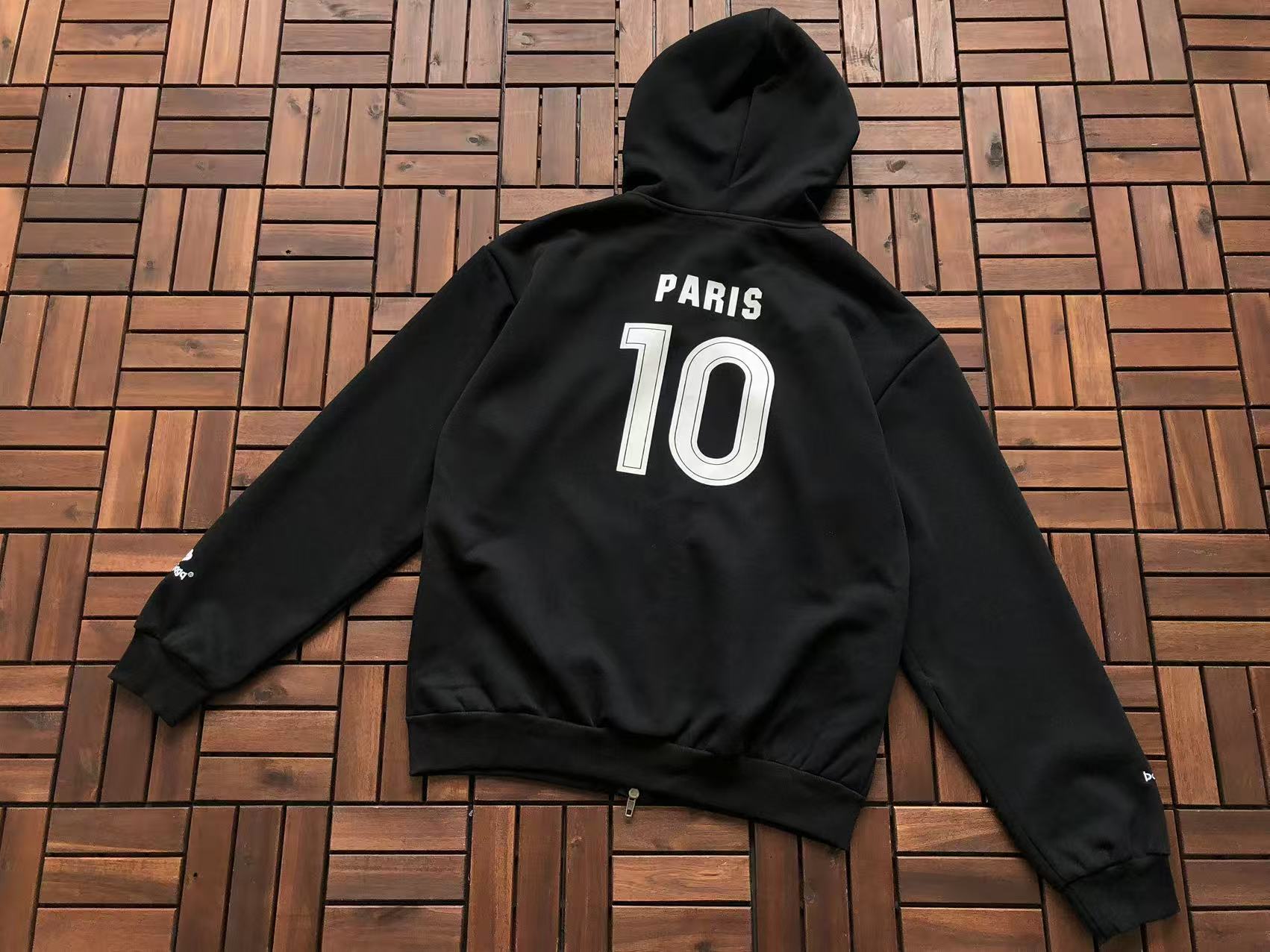 BALENCIAGA Canguro Soccer