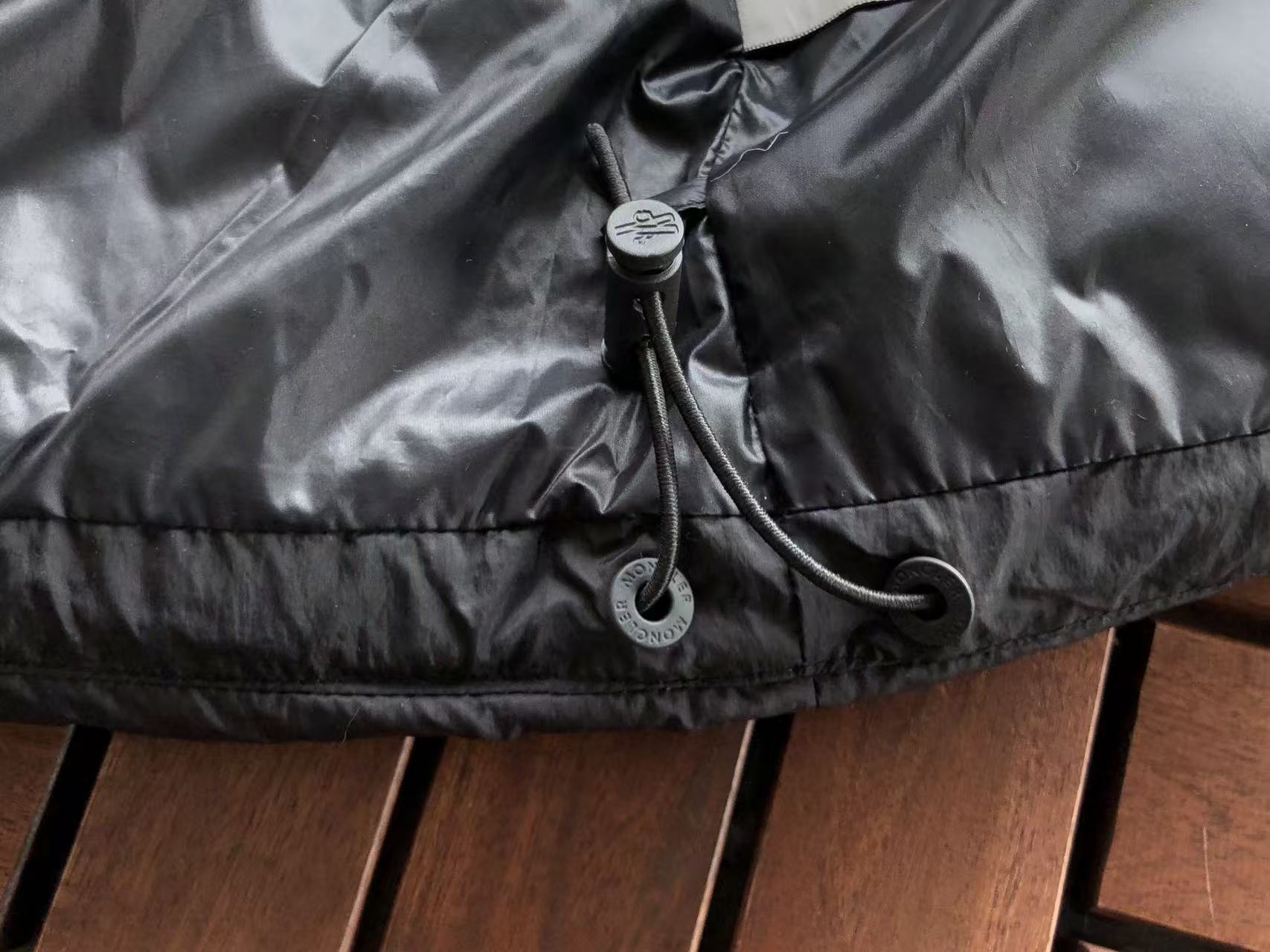 MONCLER Puffer Logo