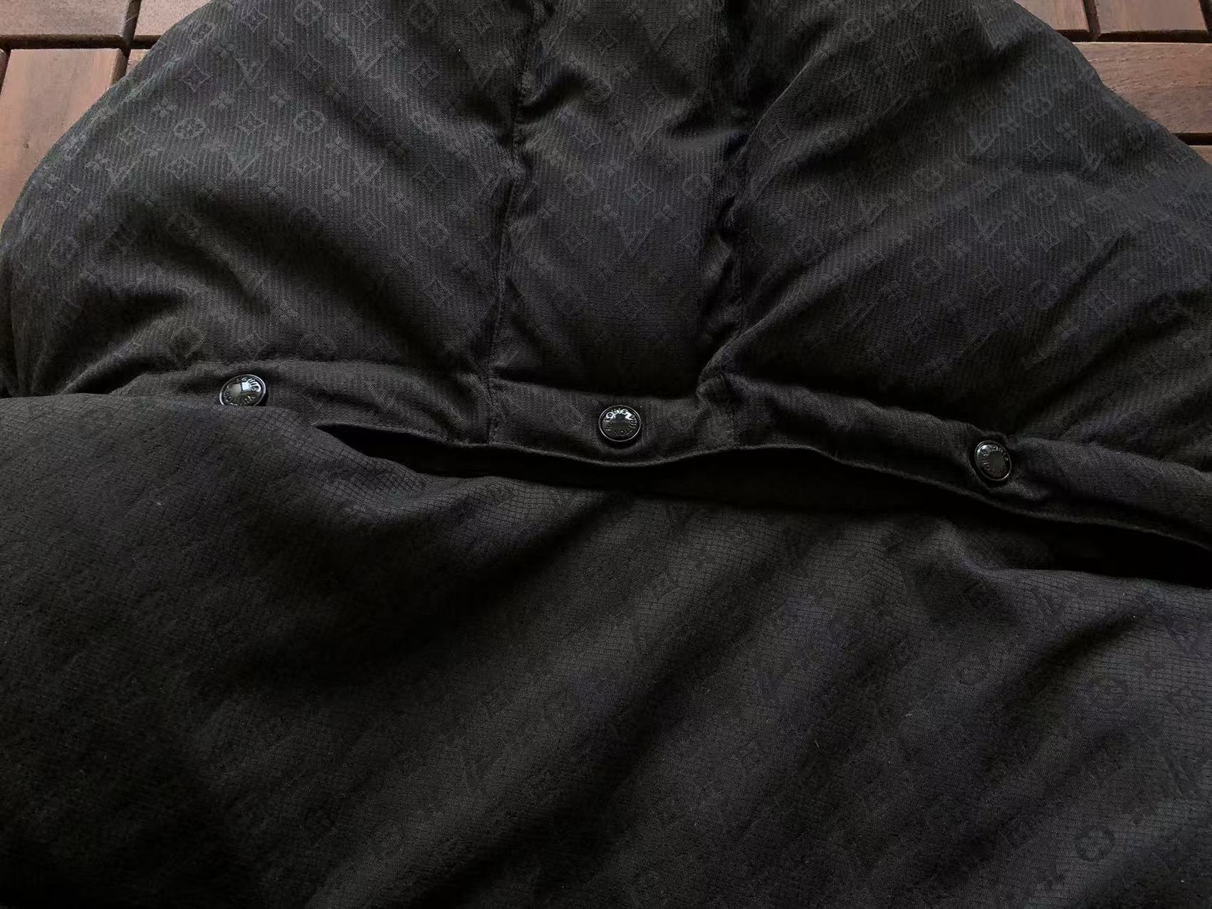 LOUIS VUITTON Puffer Monogram