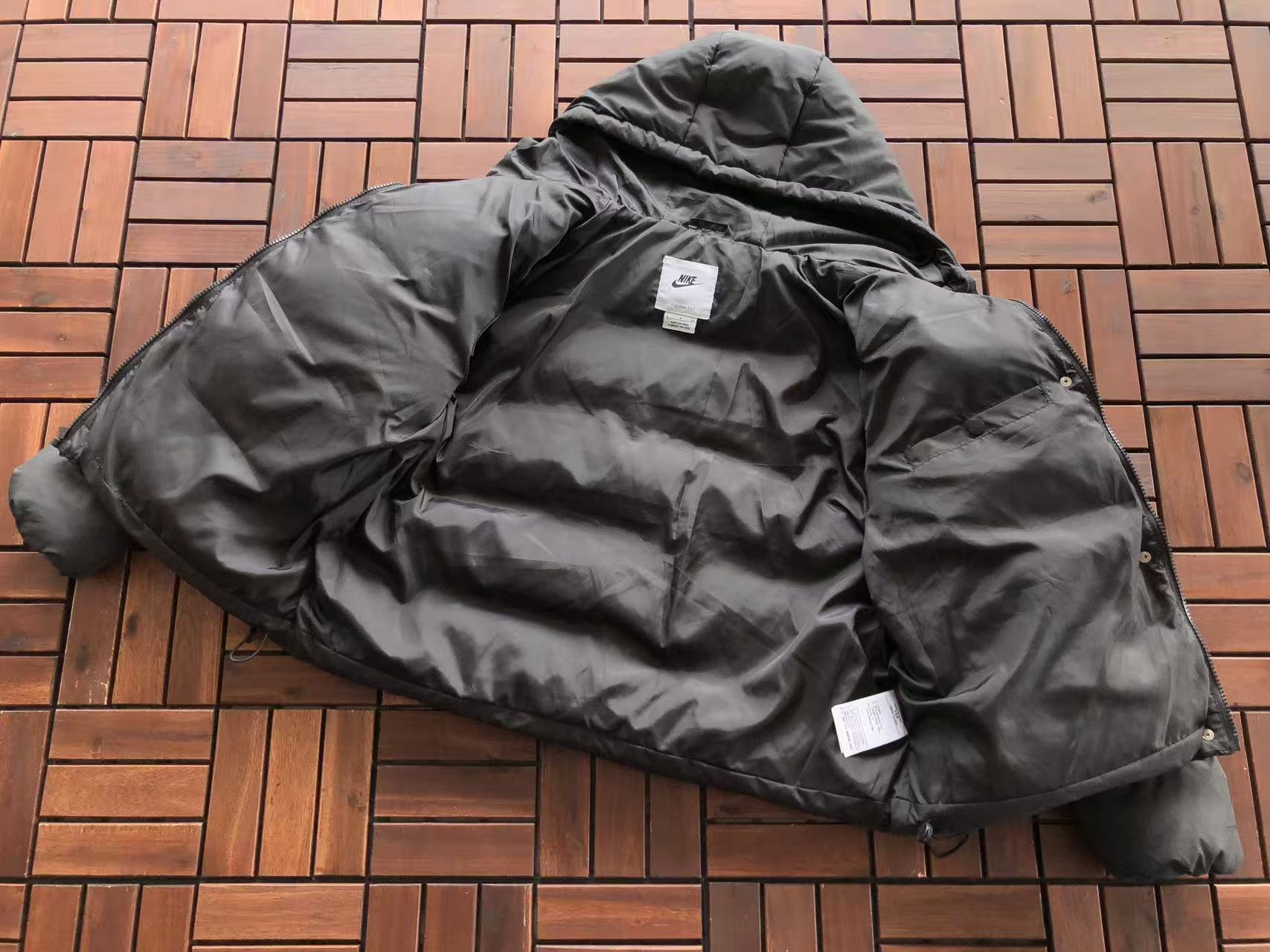 NIKE Puffer Swoosh