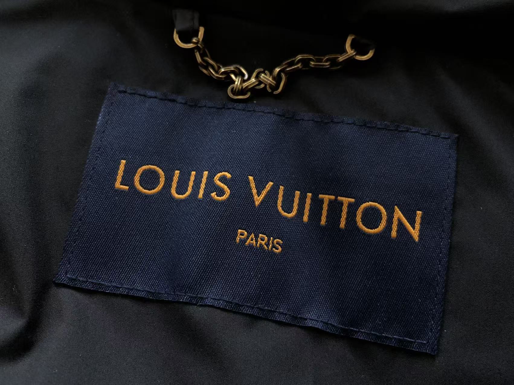LOUIS VUITTON Puffer Monogram