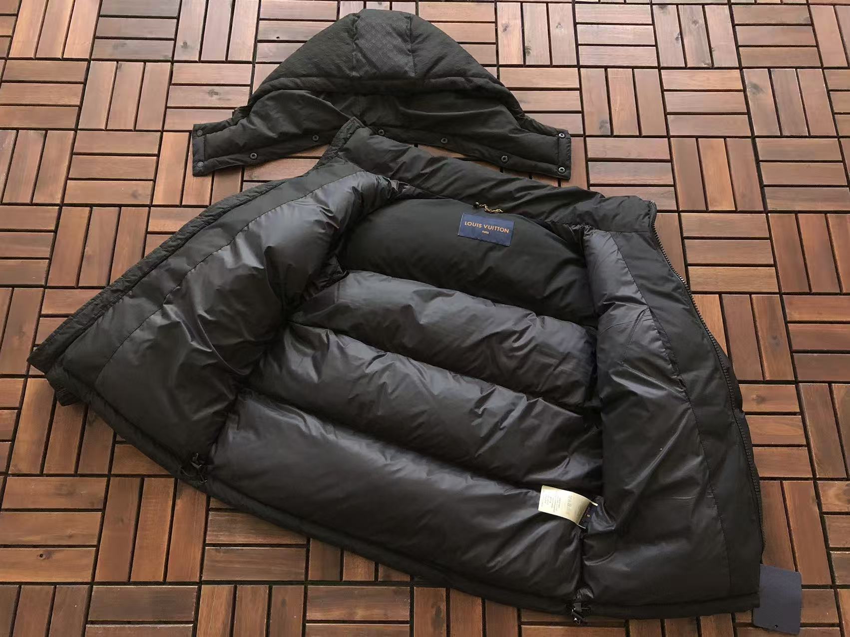 LOUIS VUITTON Puffer Monogram