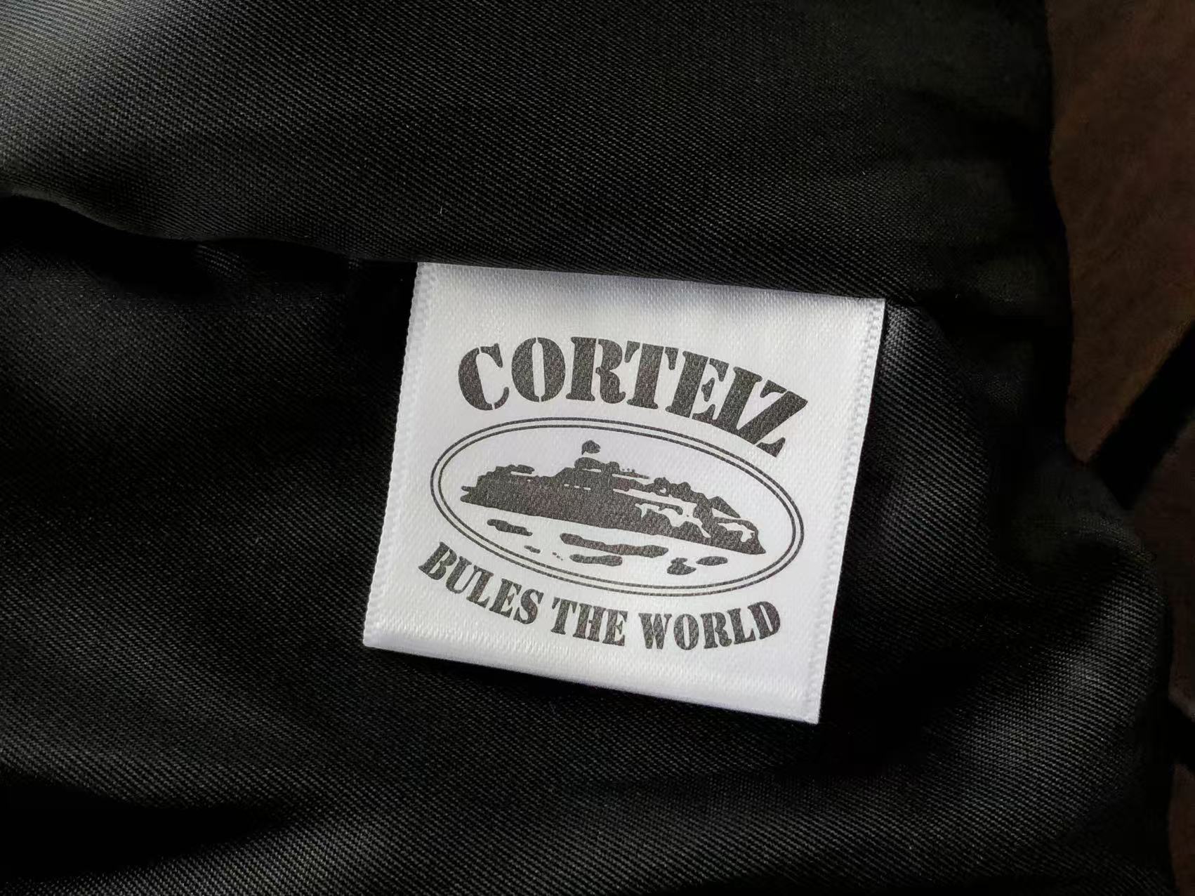 CORTEIZ Puffer Canguro