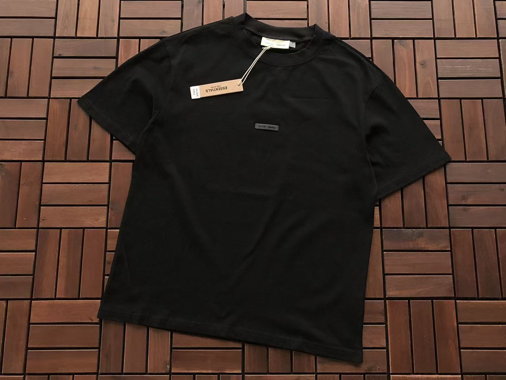 Essentials Remera