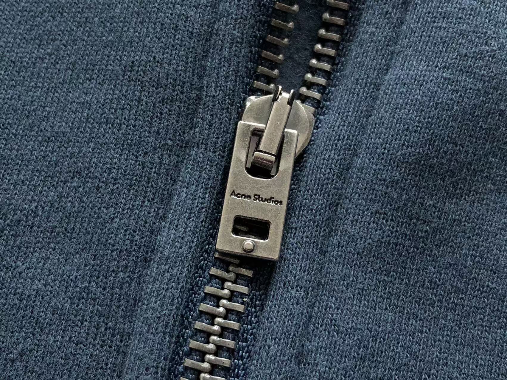 Acne Studios Turtle Neck Logo