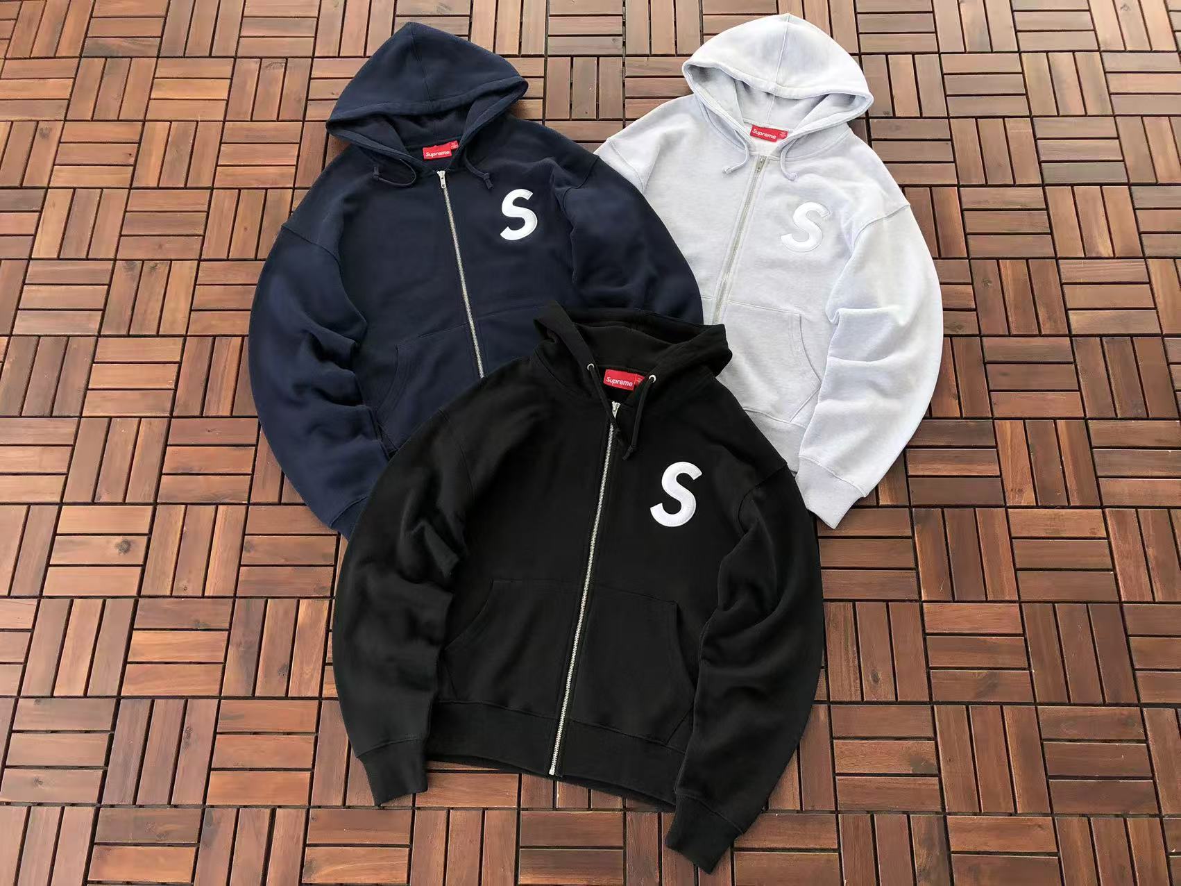 Supreme Campera S Logo