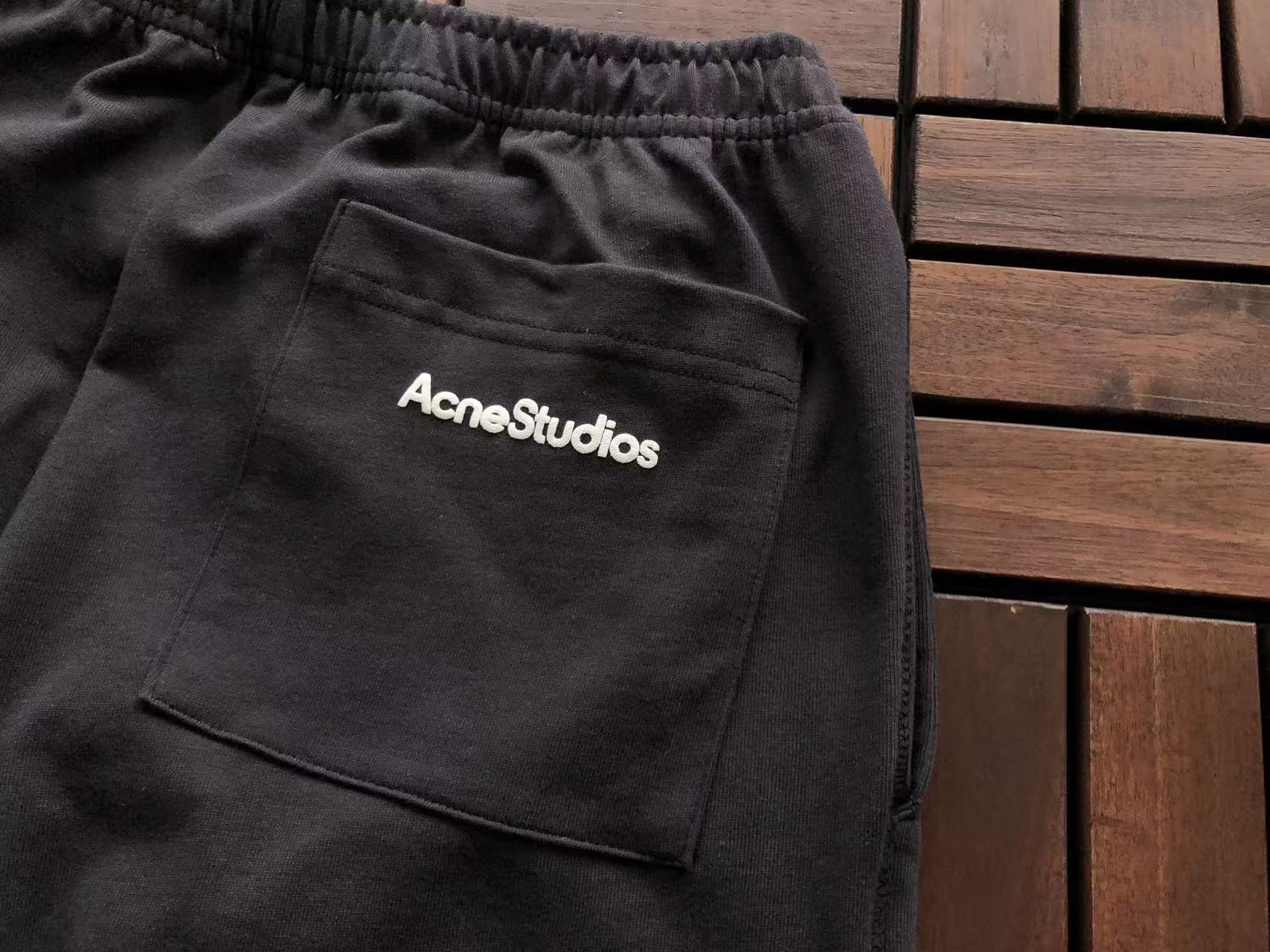 Acne Studios Pantalon Deportivo Basic
