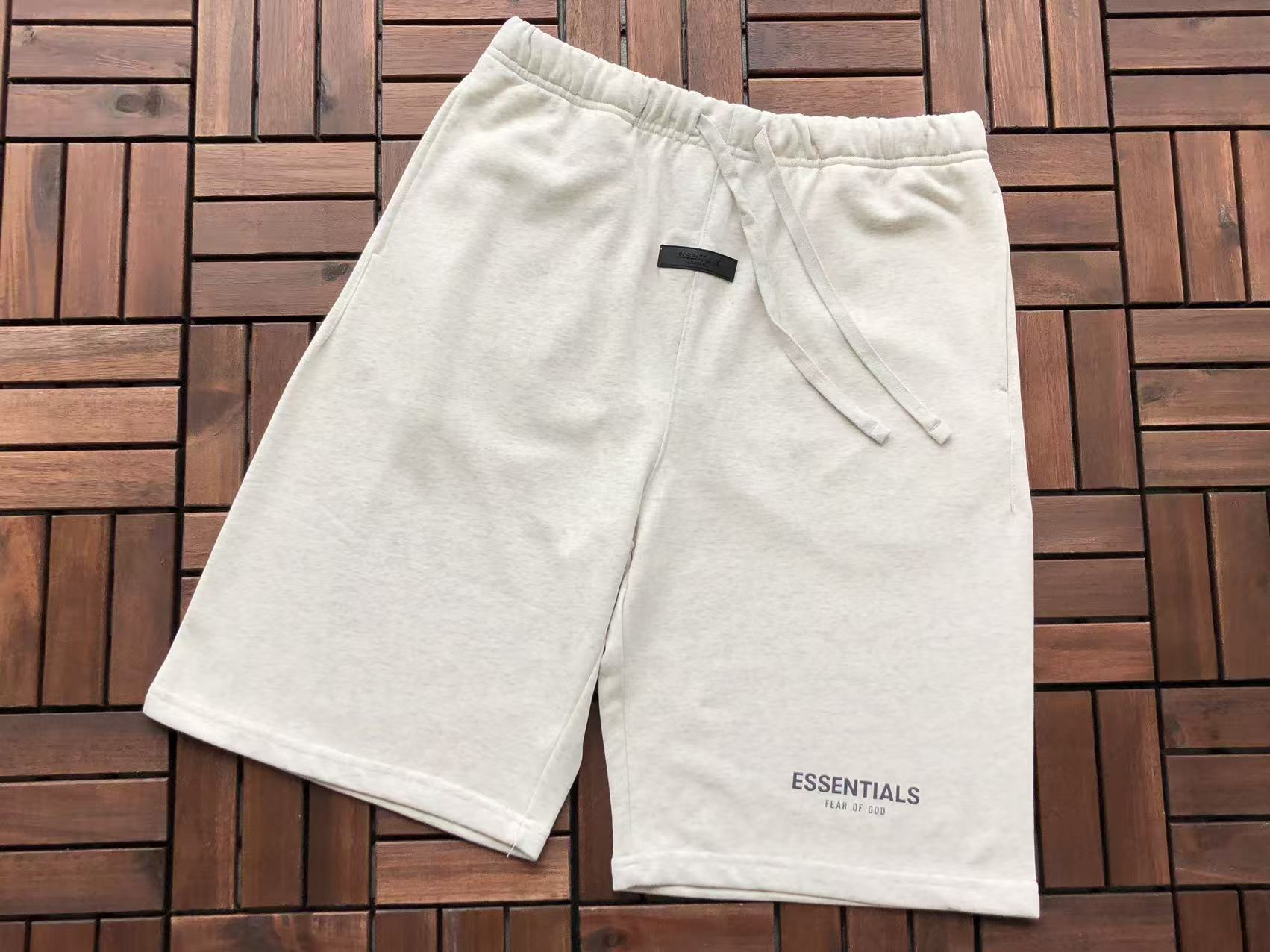 Essentials Bermuda