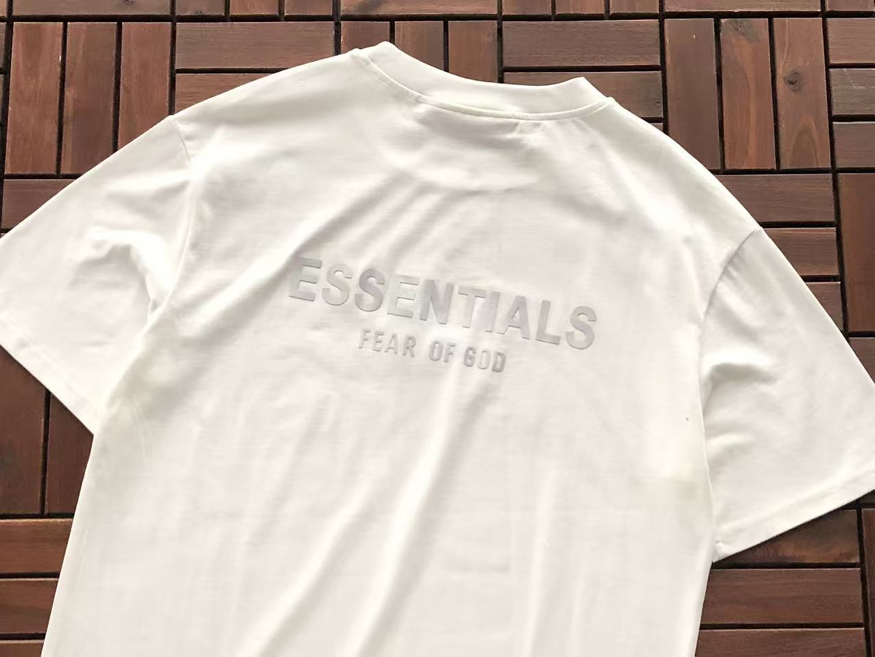 Essentials Remera