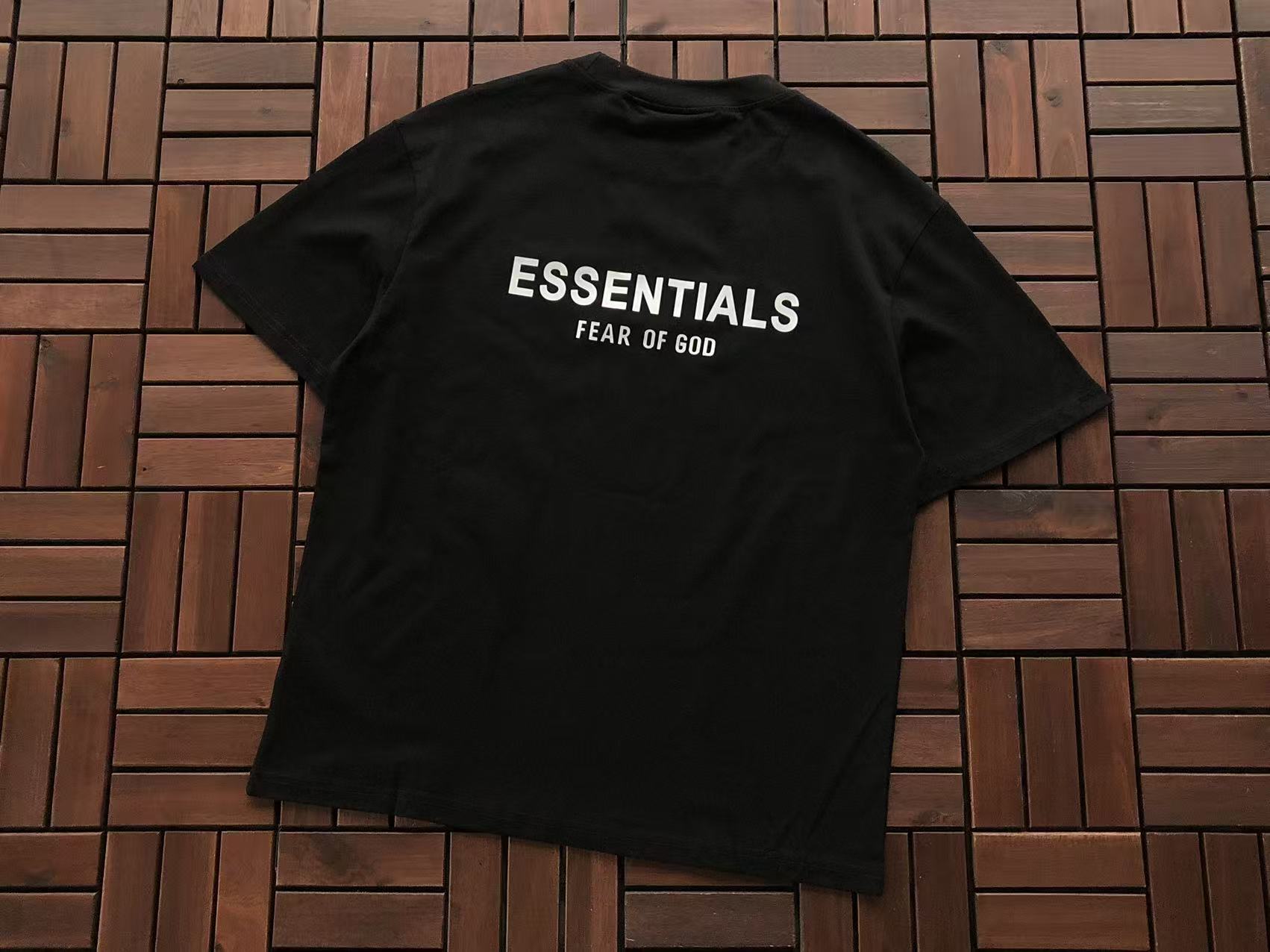 Essentials Remera